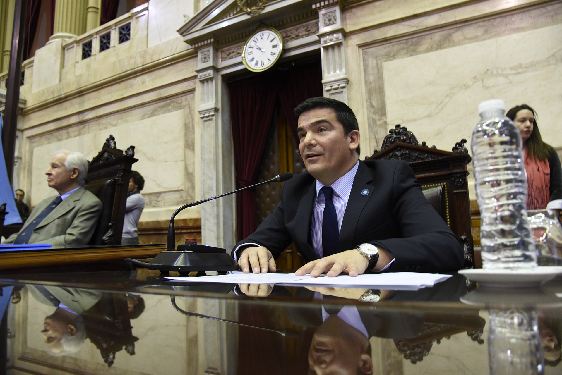 Galeria de imagenes de la noticia ESTUDIANTES SECUNDARIOS DE TODO EL PAÍS SESIONARON EN EL CONGRESO DE LA NACIÓN